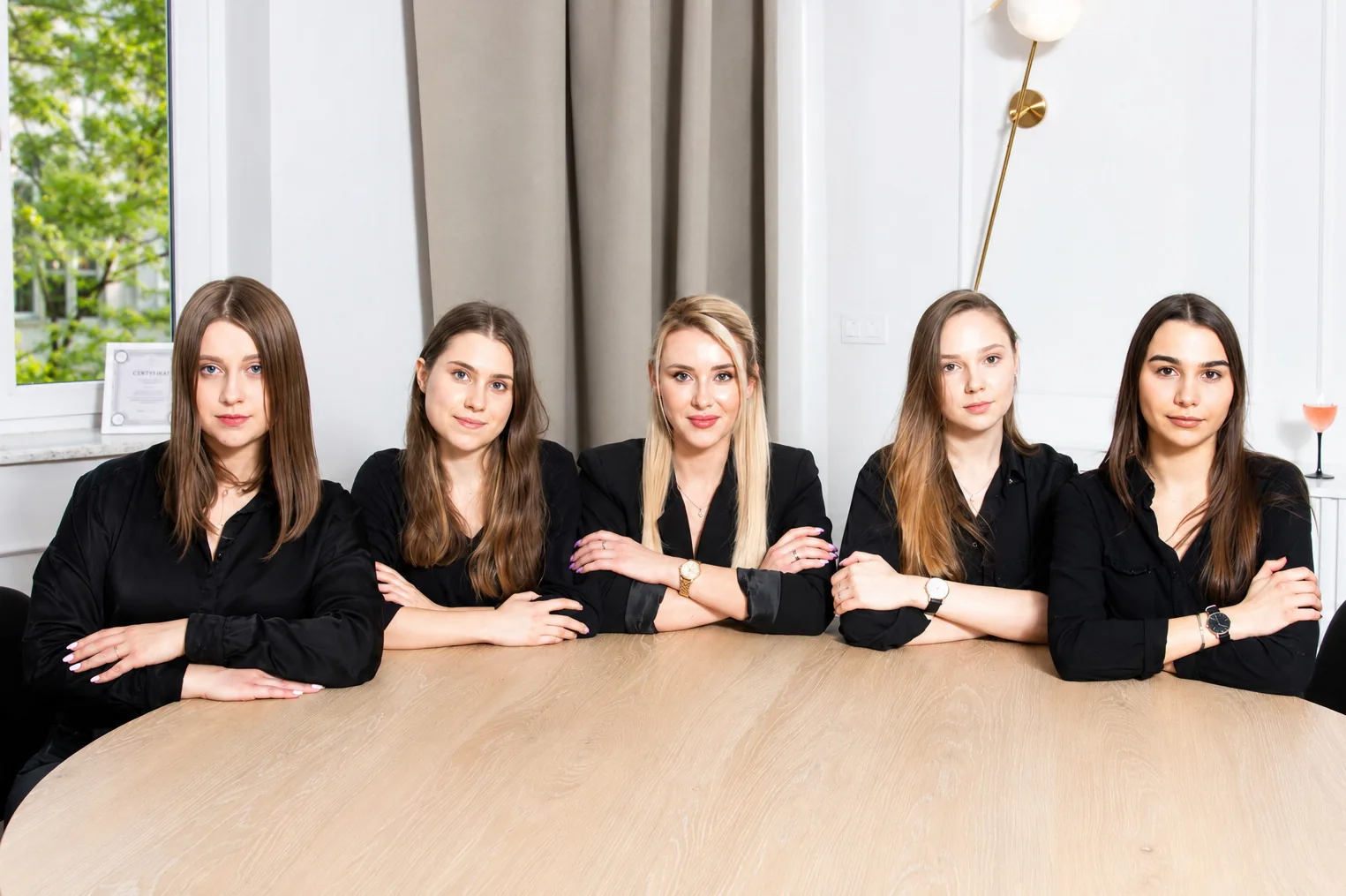 Oferta projektowania wnętrz Golden Room w Warszawie — zespół architektów wnętrz prowadzący projekty mieszkań, domów i apartamentów