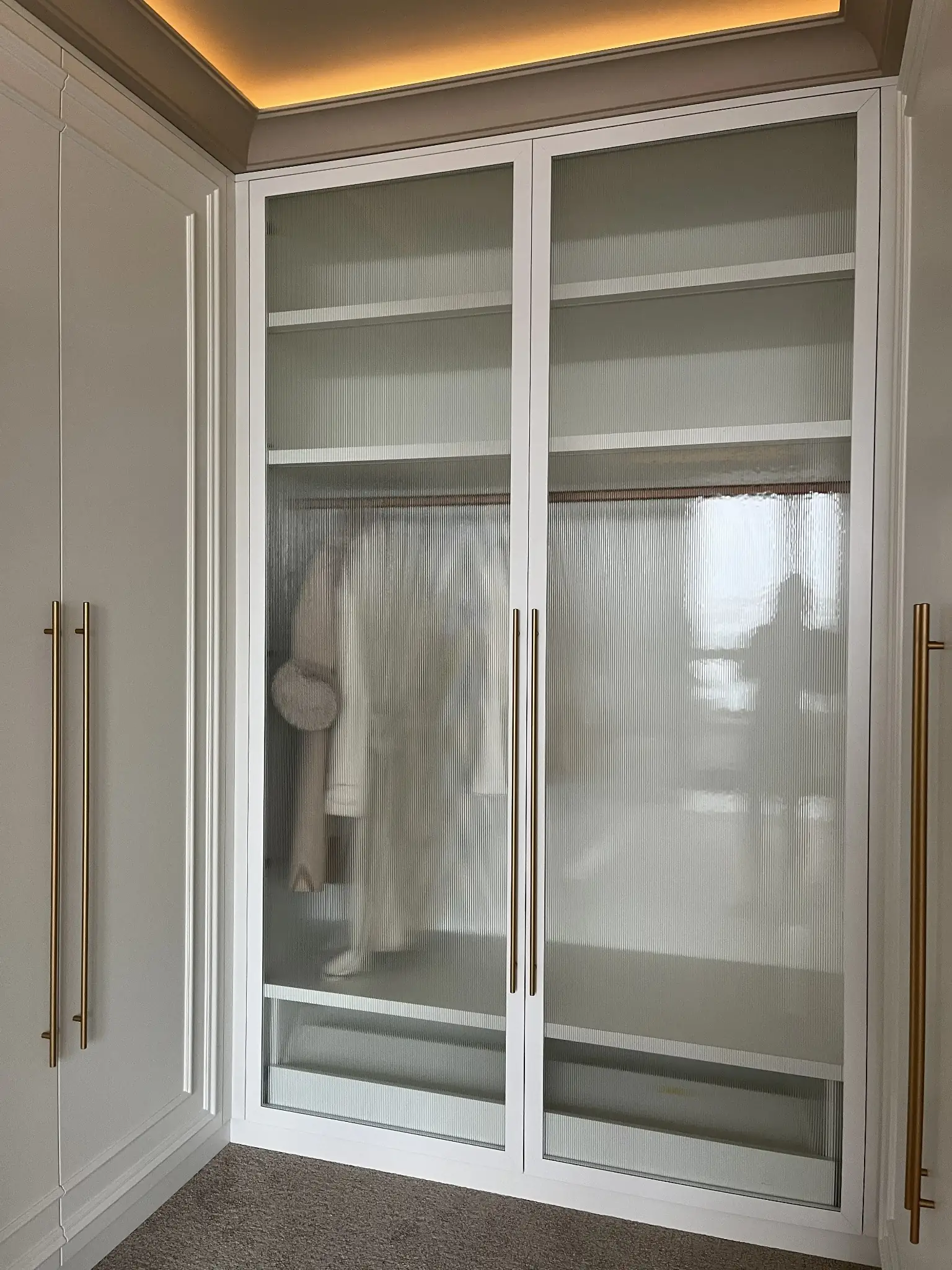 Koszt projektu mieszkania - garderoba na wymiar Golden Room Koszt projektu mieszkania na przykładzie garderoby na wymiar Golden Room